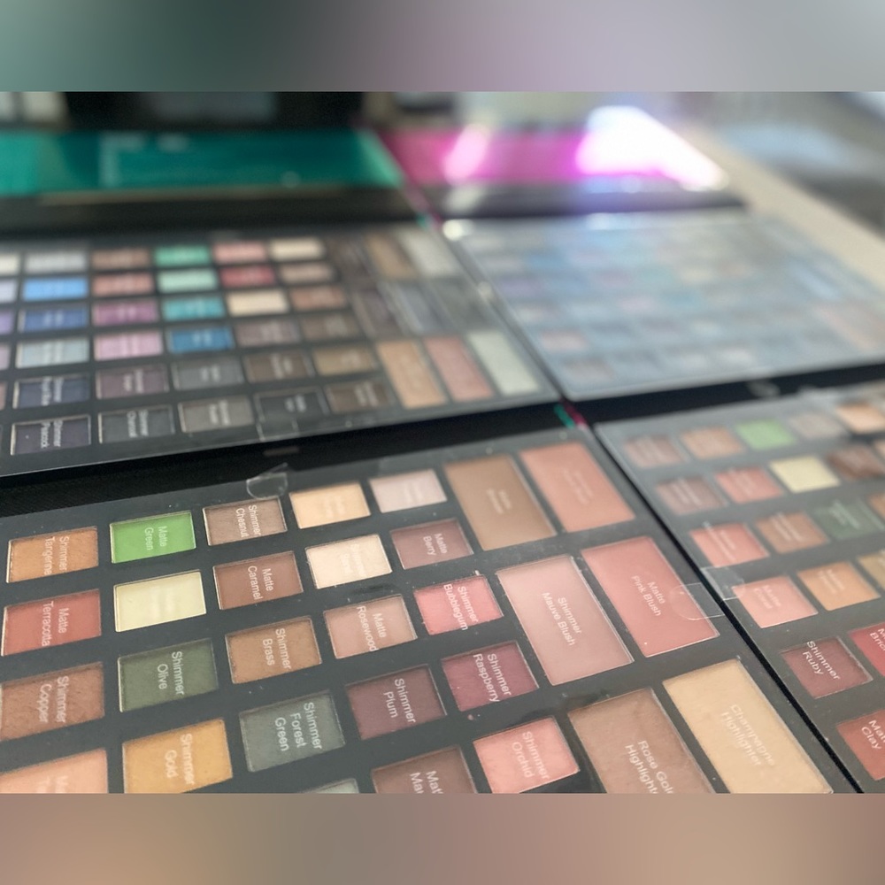 2 Makeup Pallets - Picture 9 of 11